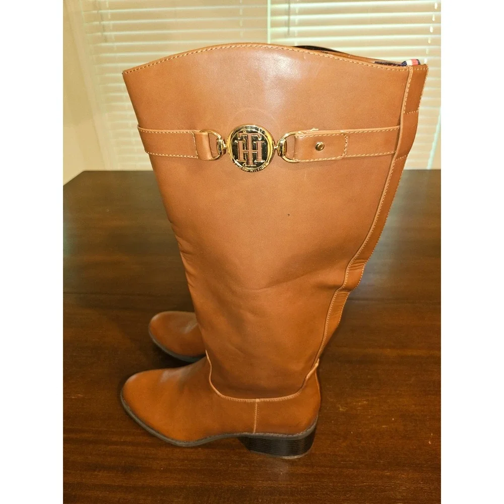 Tommy Hilfiger Dezy Brown Synthetic KneeHigh Riding Boots Women's Size 8 1/2 NEW